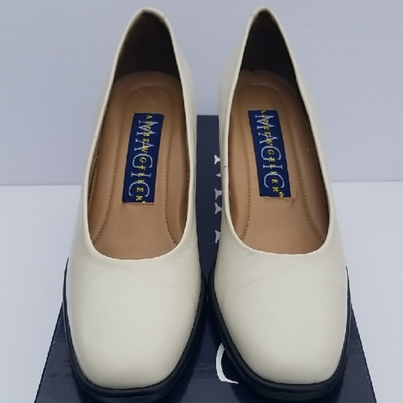 Magic Shoes - Andrew Geller Magic Women's Bliss Bone Pumps 6.5 M
